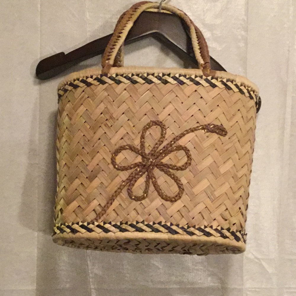 STRAW BUCKET BAG
